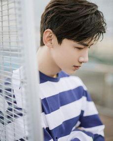 爆料白敬亭跳舞视频,舞姿翩翩引网友热议  第1张